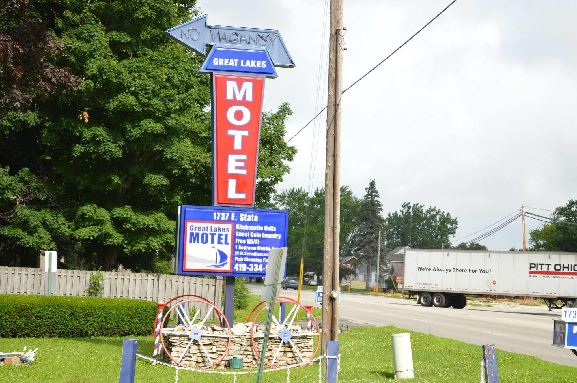 Great Lakes Motel Fremont Exterior photo
