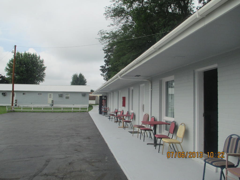 Great Lakes Motel Fremont Exterior photo