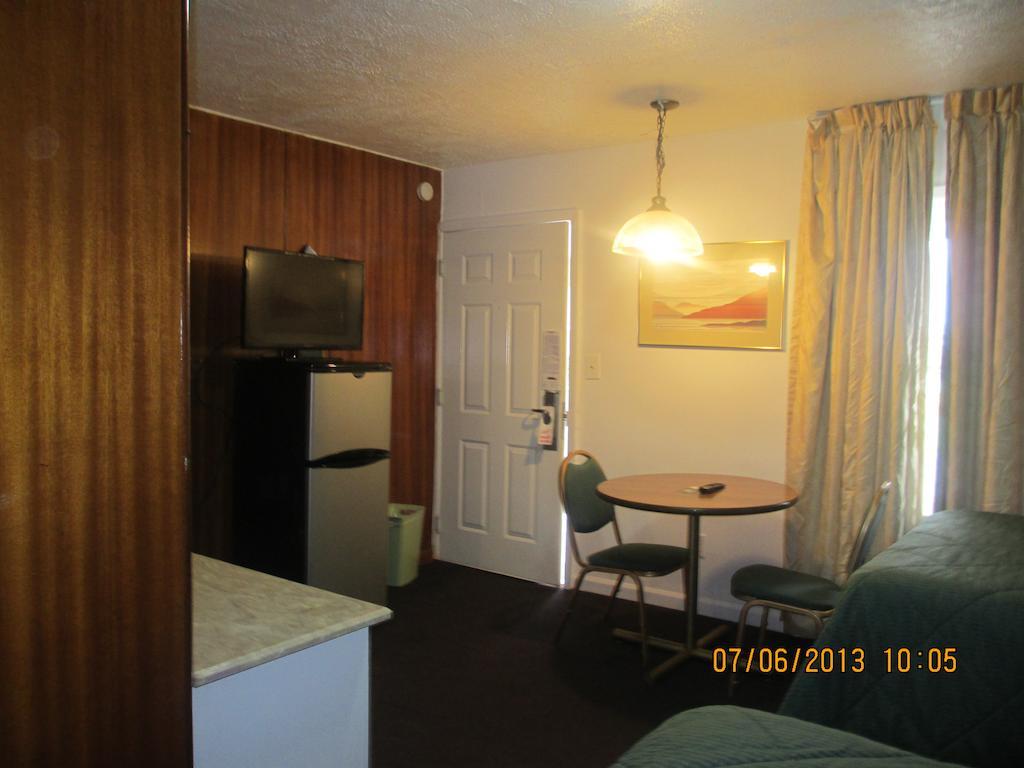Great Lakes Motel Fremont Exterior photo