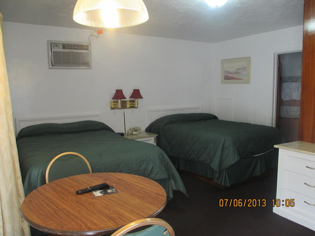 Great Lakes Motel Fremont Exterior photo
